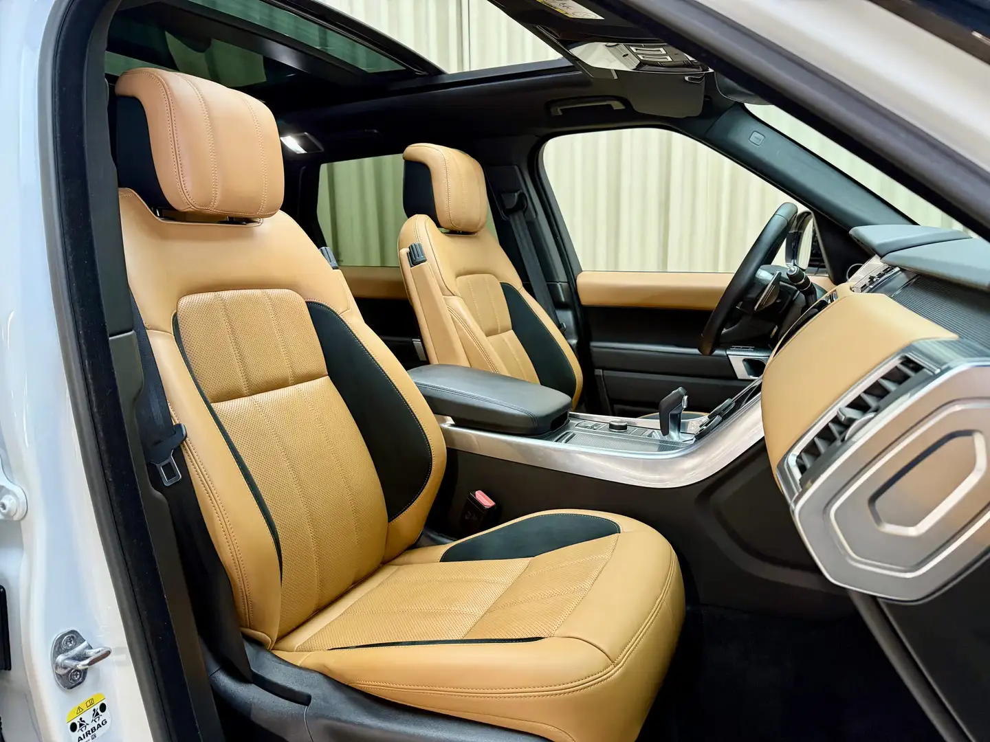 Land Rover Range Rover Sport P400e HSE BLACK PACK / Soft-Close / Stoelkoeling/- Wit - 2