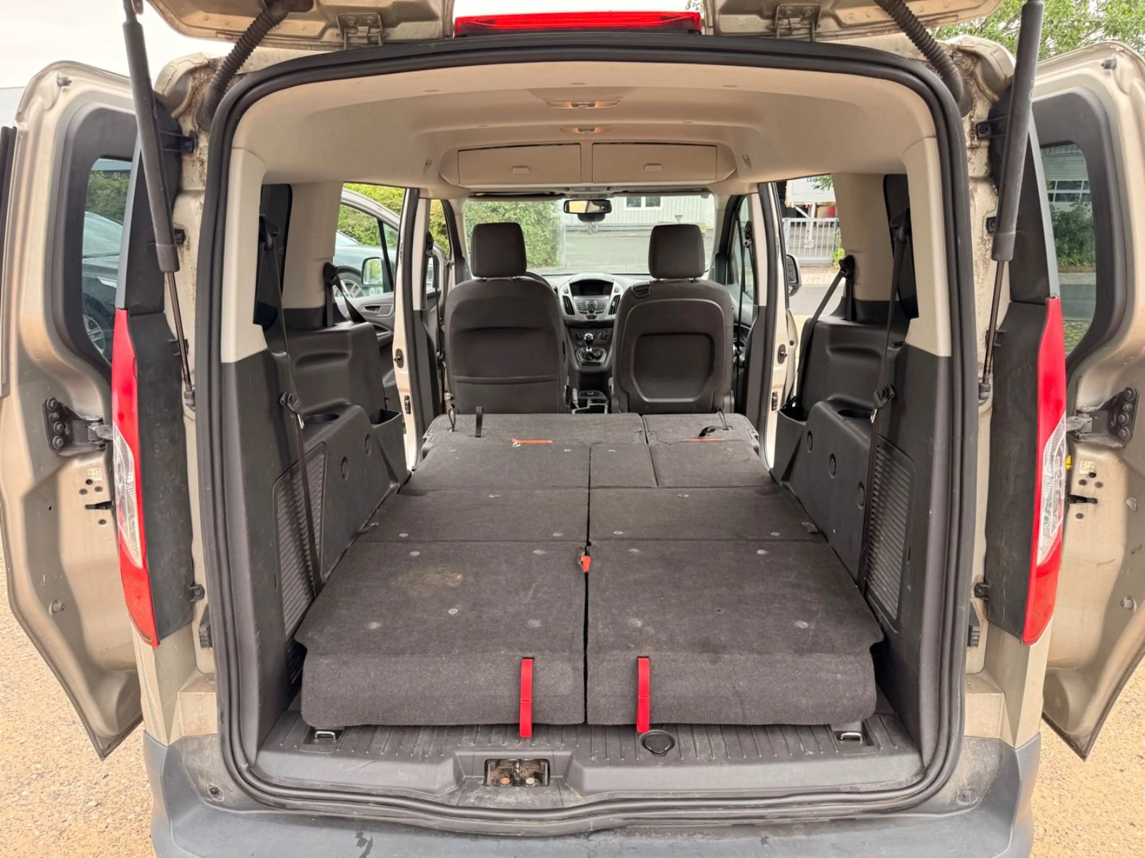 Ford Grand Tourneo Connect Trend *7Sitzer* — photo 16