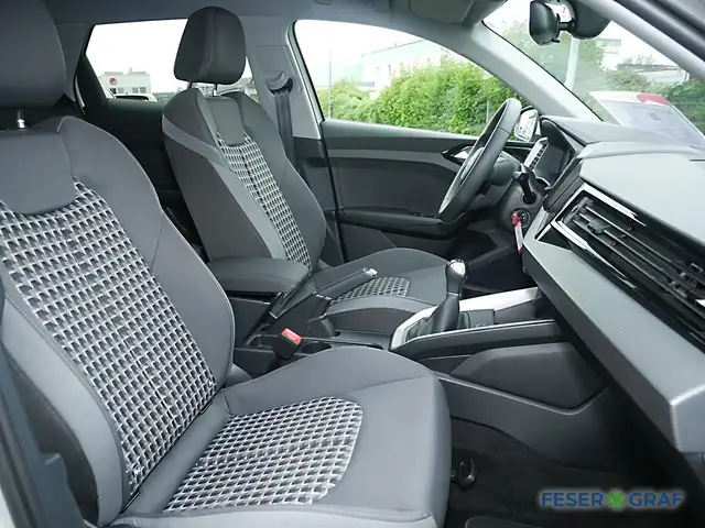 Audi A1 view 4