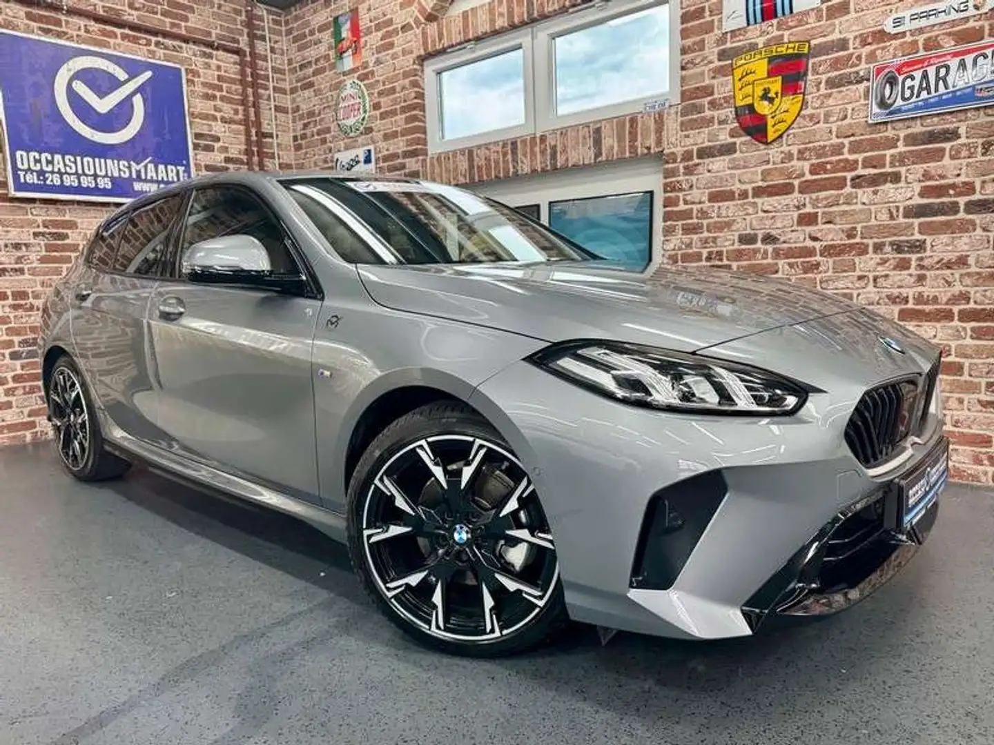 BMW 120 120iA 1.5 156cv Auto M-SPORT (New Modèle) Gris - 1