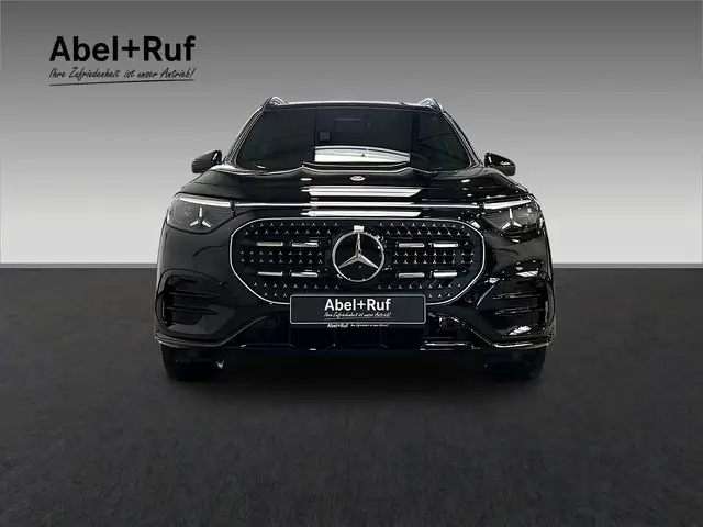 Mercedes-Benz GLB Class view 2