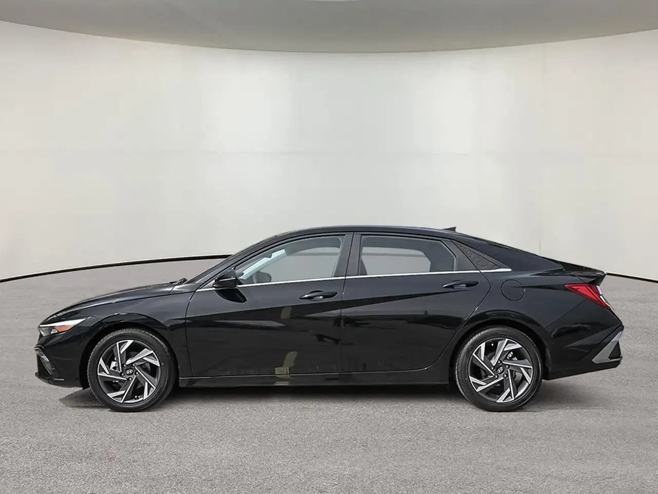 Hyundai ELANTRA снимка Hyundai ELANTRA