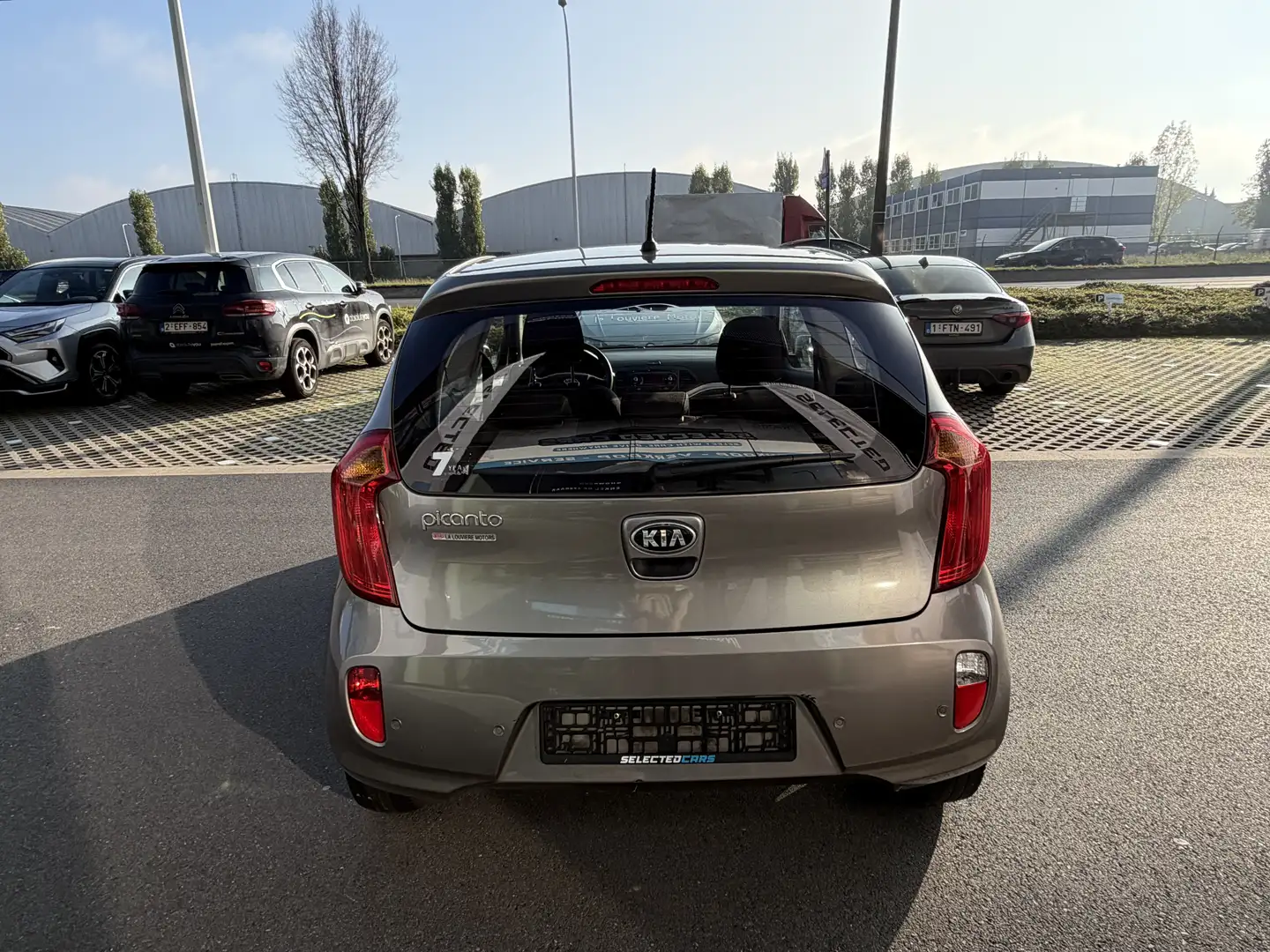 Kia Picanto 1.0 ISG Dream Team Edition Gold - 2