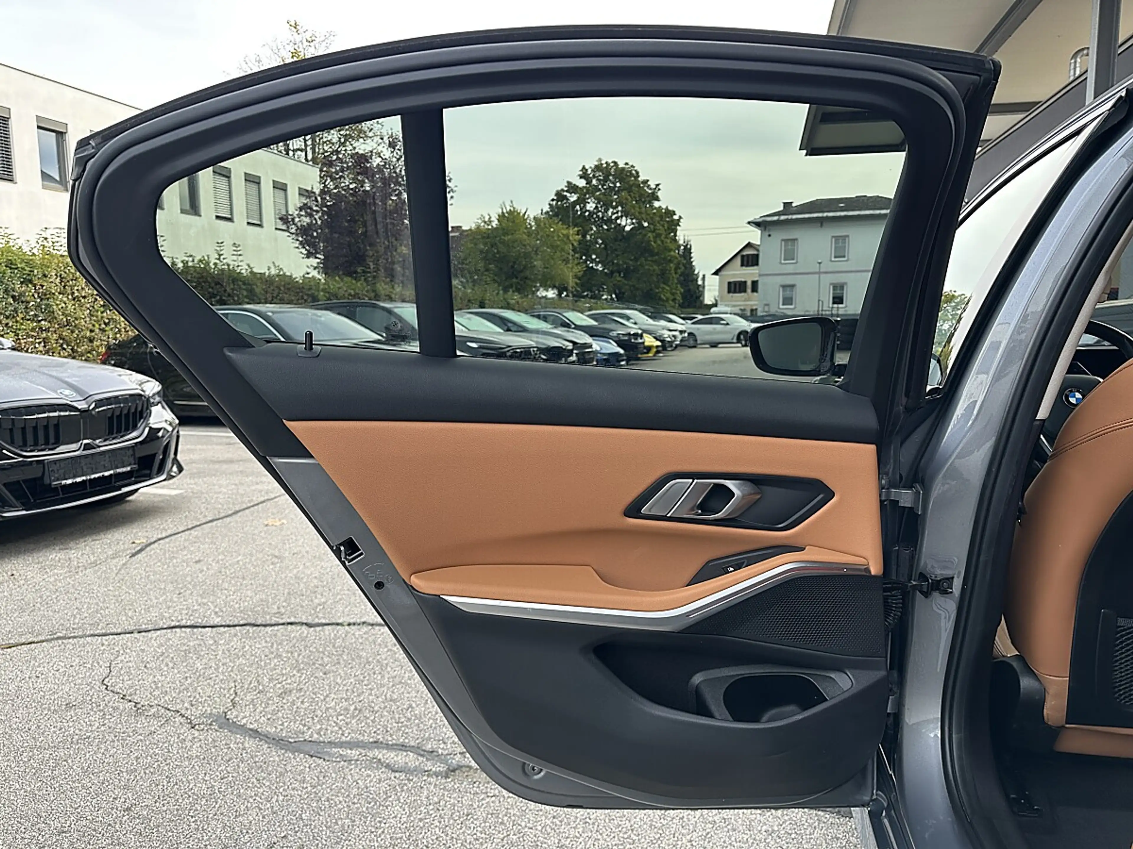 BMW 316 d Aut. FACELIFT / AHK / Sportsitze / Widescreen — photo 12