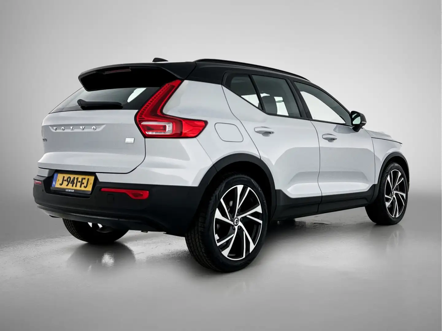 Volvo XC40 1.5 T5 Recharge R-Design | Panoramadak | Harman Ka Grijs - 2
