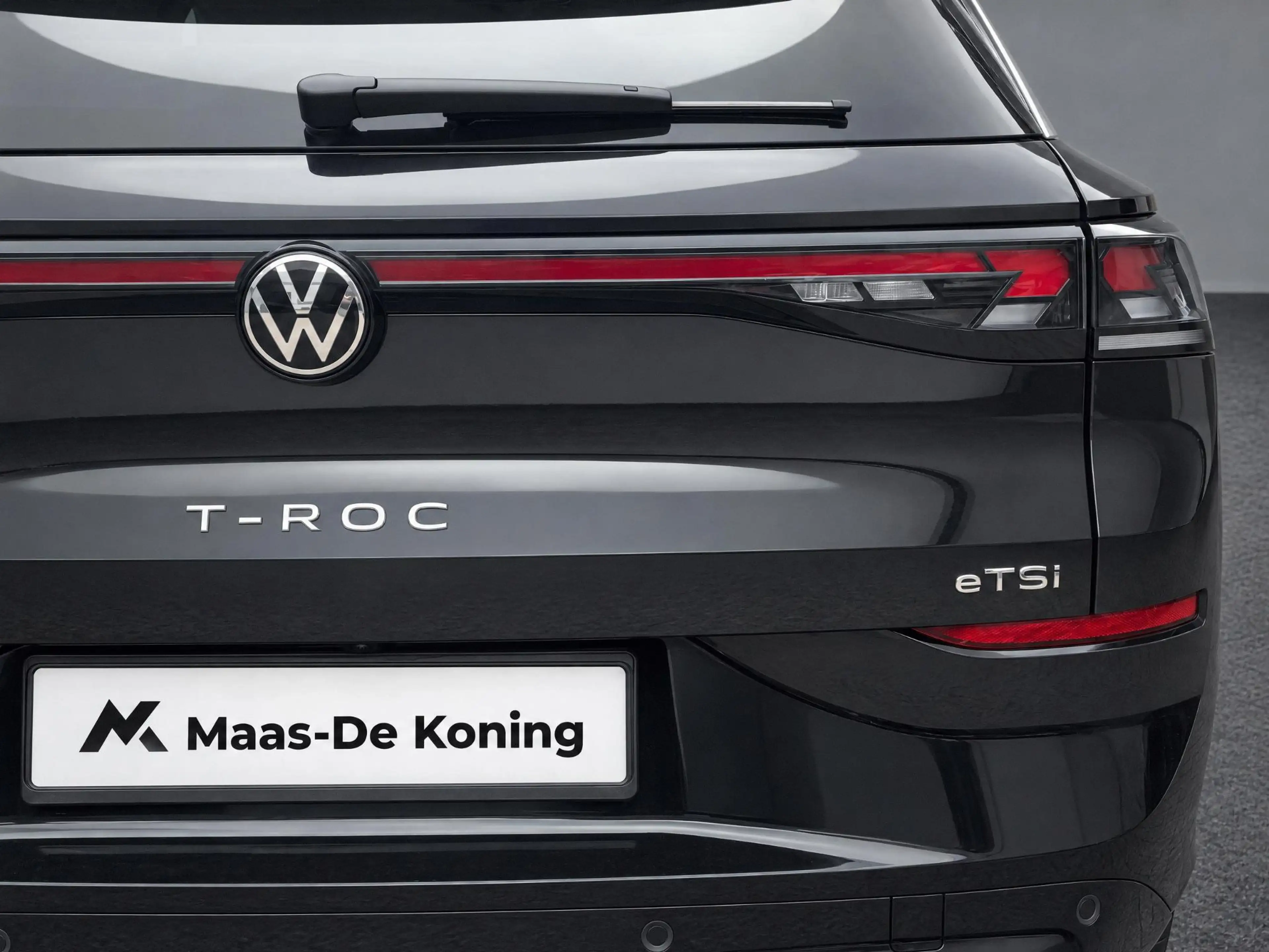 Volkswagen T-Roc 1.5 eTSI 150pk DSG R-Line First Edition · Camera · — photo 15