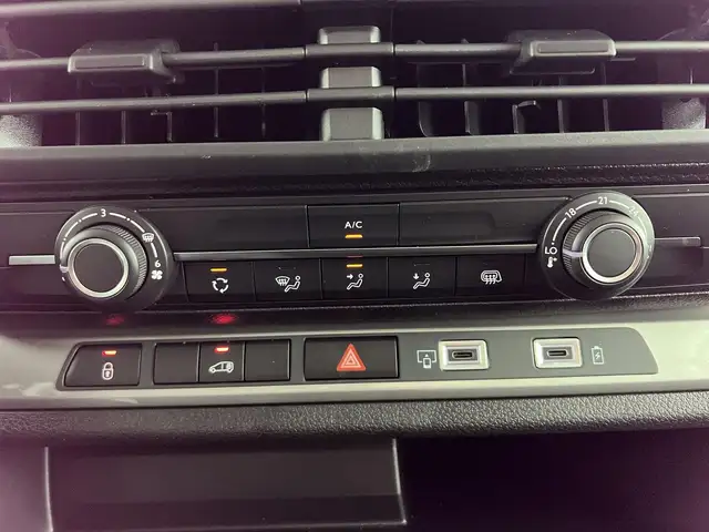 Opel Vivaro view 12