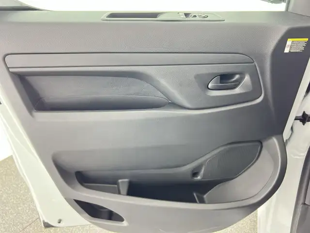Opel Vivaro view 11