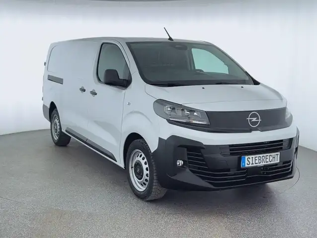 Opel Vivaro view 3