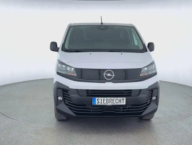 Opel Vivaro view 2