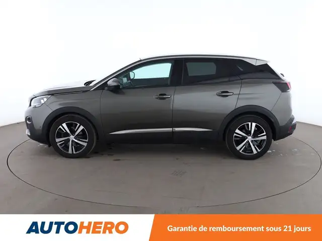 Peugeot 3008 view 3