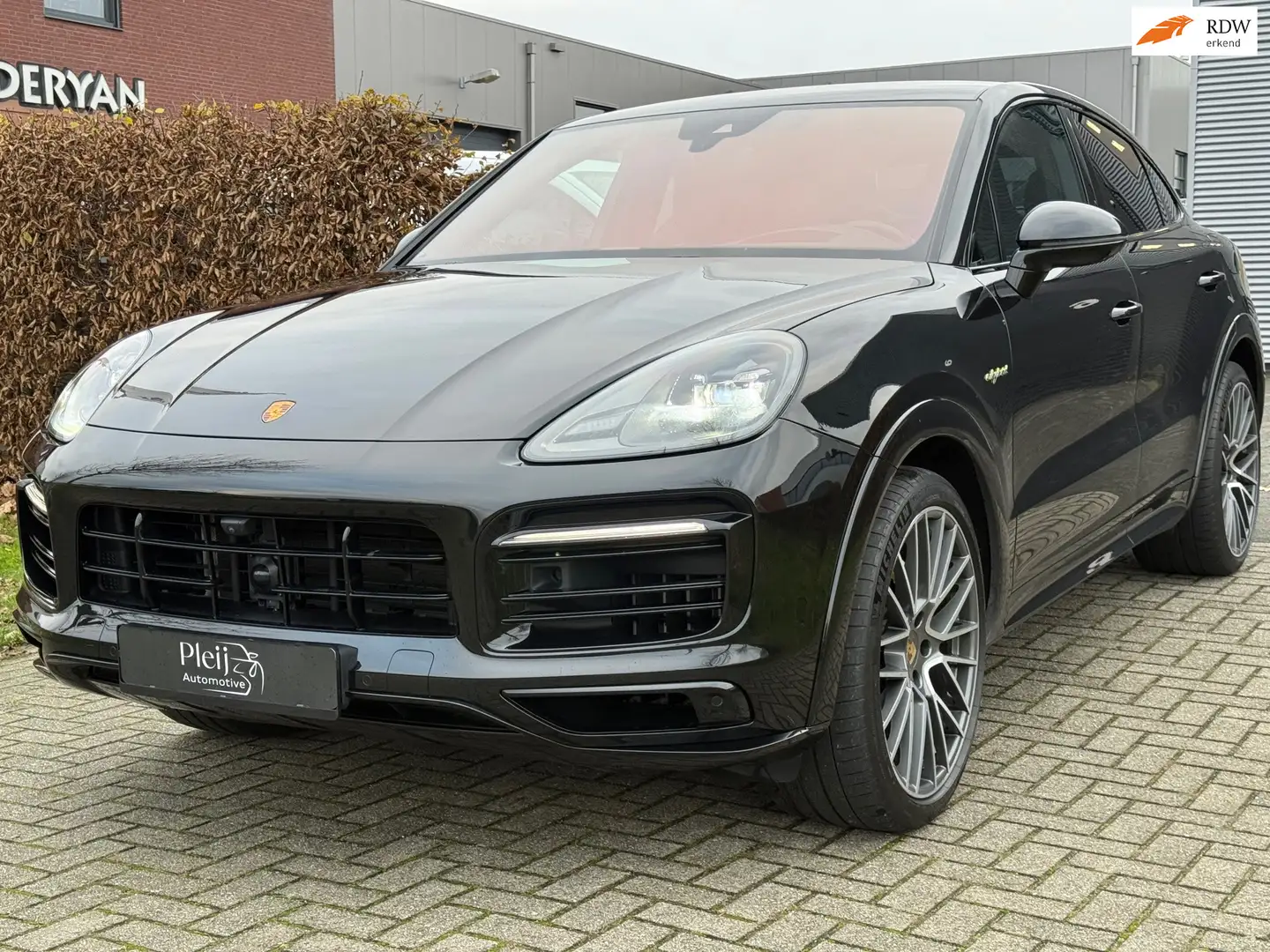Porsche Cayenne Coupé 3.0 E-Hybrid Noir - 1