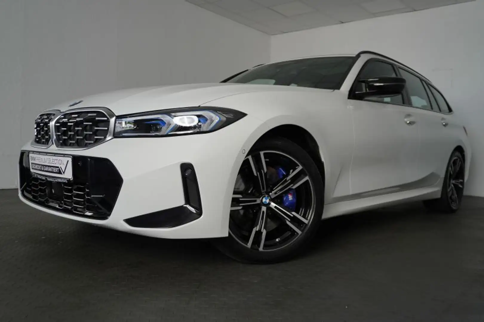 BMW M3 i xDrive Tou M Paket LEDER,PGSD,HUD,AKTIVER TEMPOM Weiß - 1