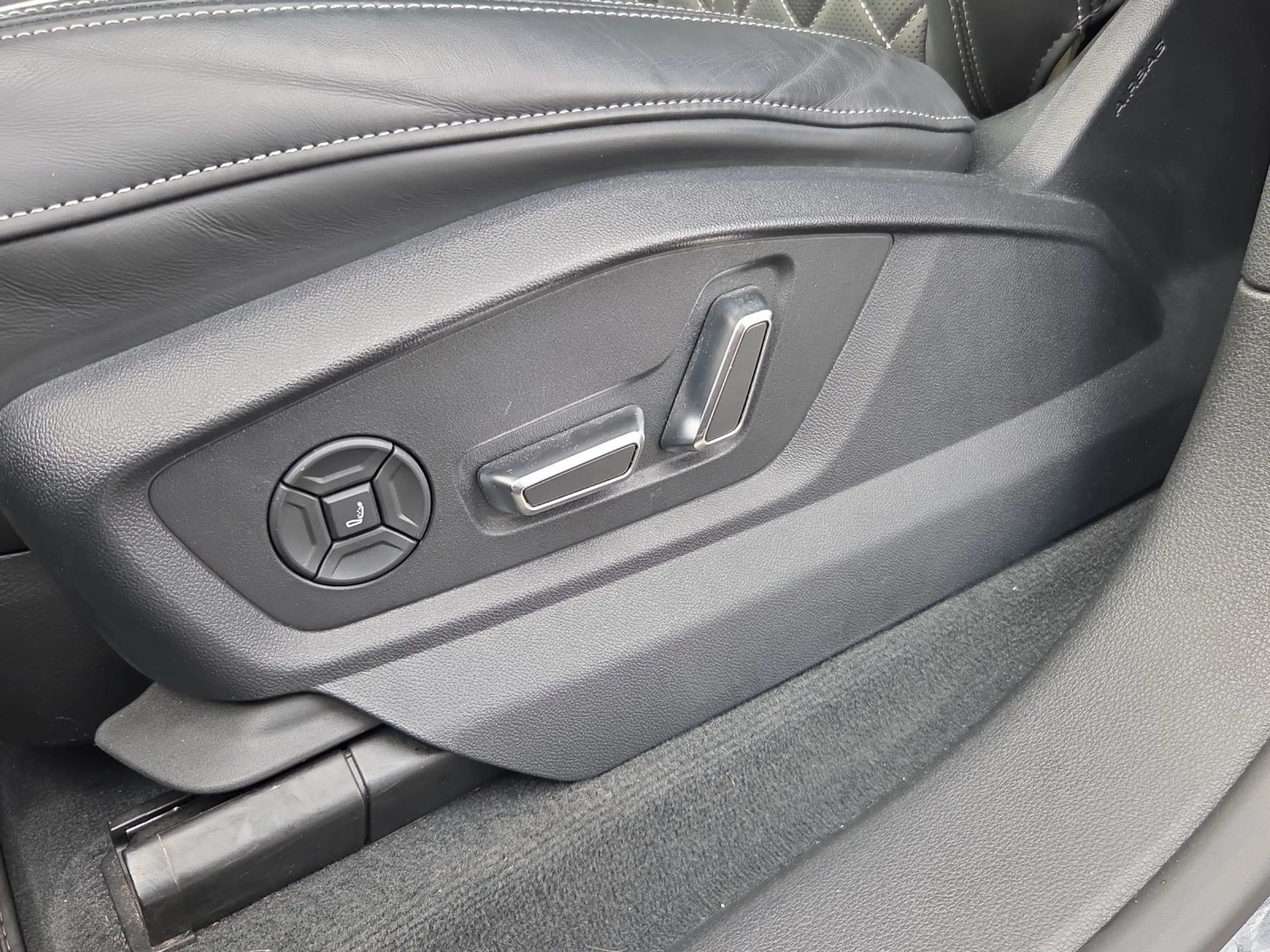 Audi SQ8 TFSI  QUATTRO Matrix*Pano*Kamera*Akusik*HUD* — photo 14