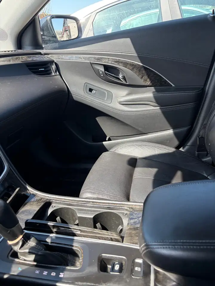 Buick Lacrosse снимка Buick Lacrosse