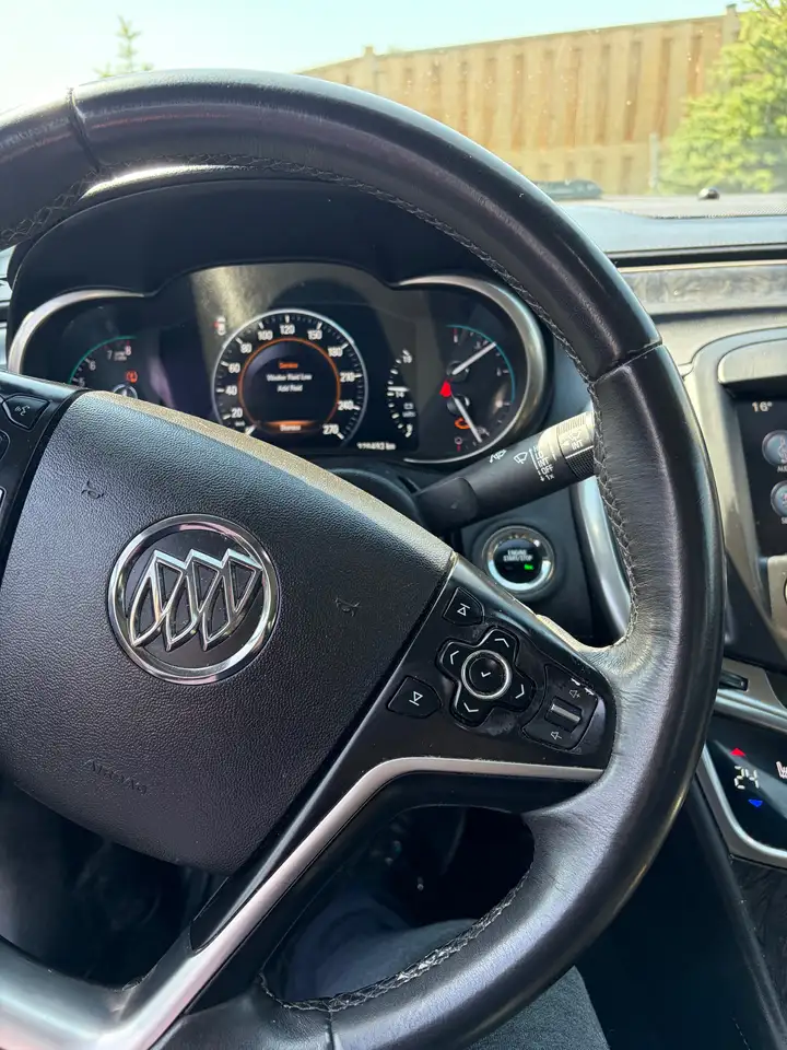 Buick Lacrosse снимка Buick Lacrosse