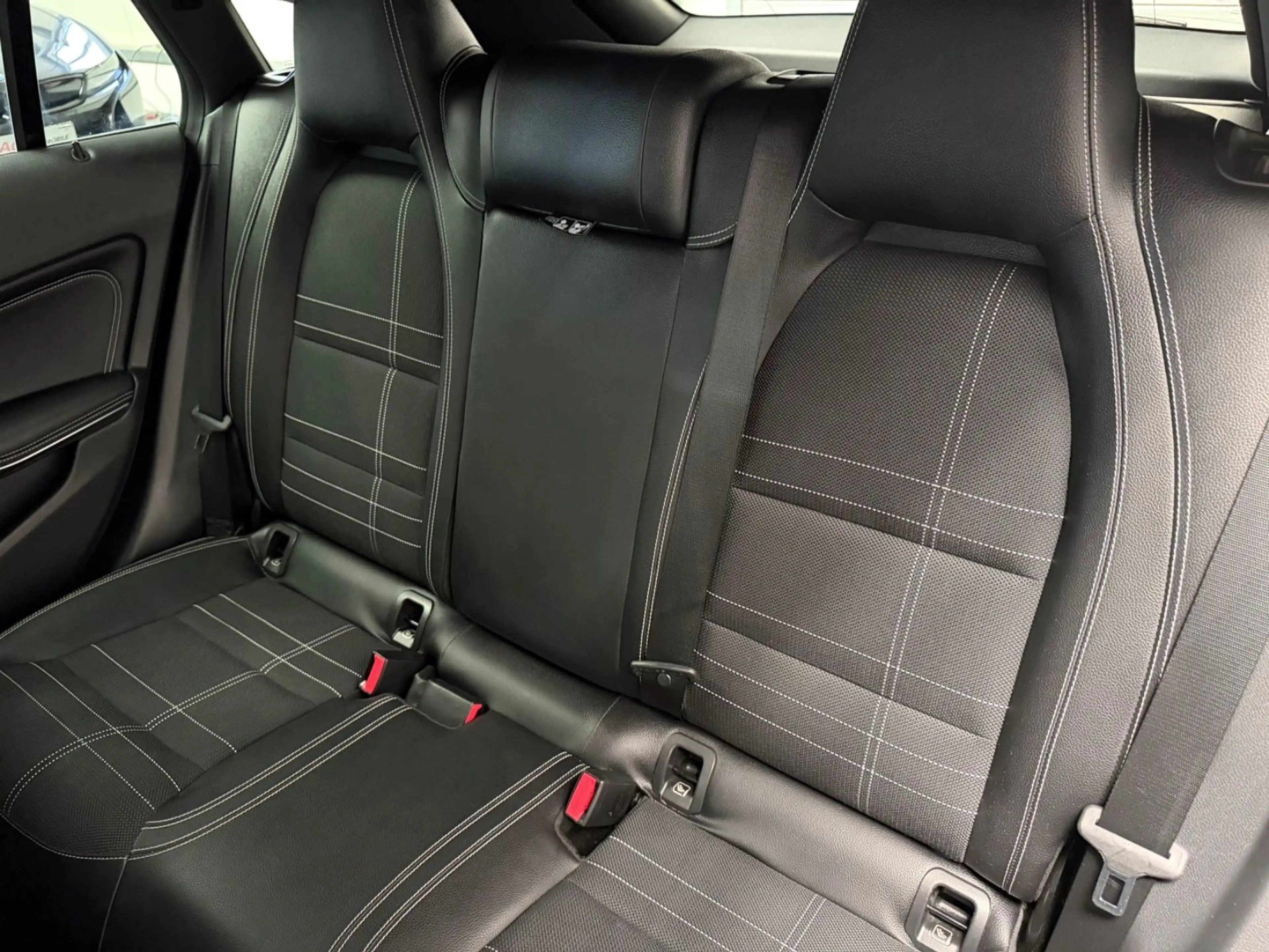Mercedes-Benz CLA 180 /Navigation/Xenon — photo 13
