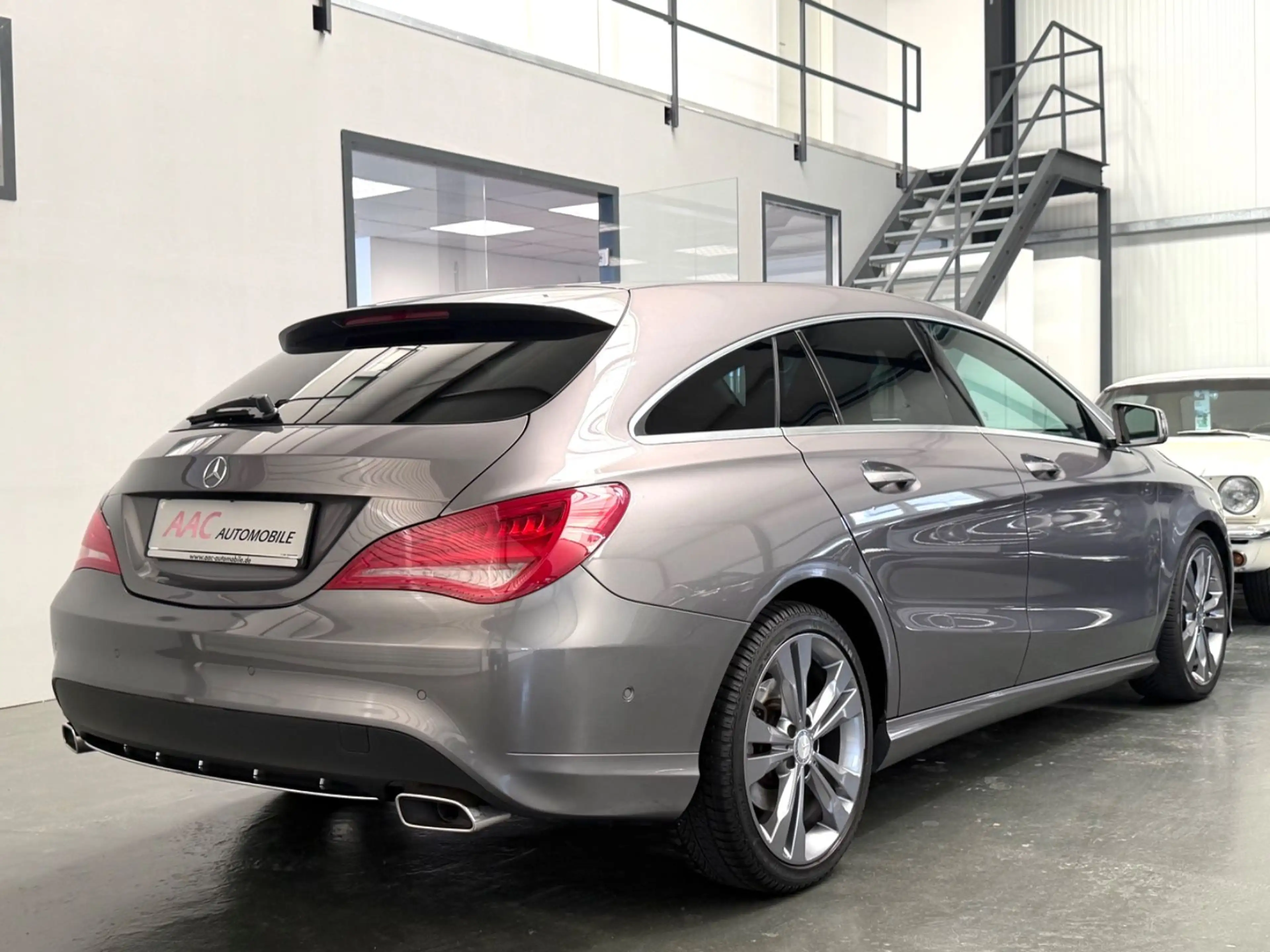 Mercedes-Benz CLA 180 /Navigation/Xenon — photo 4