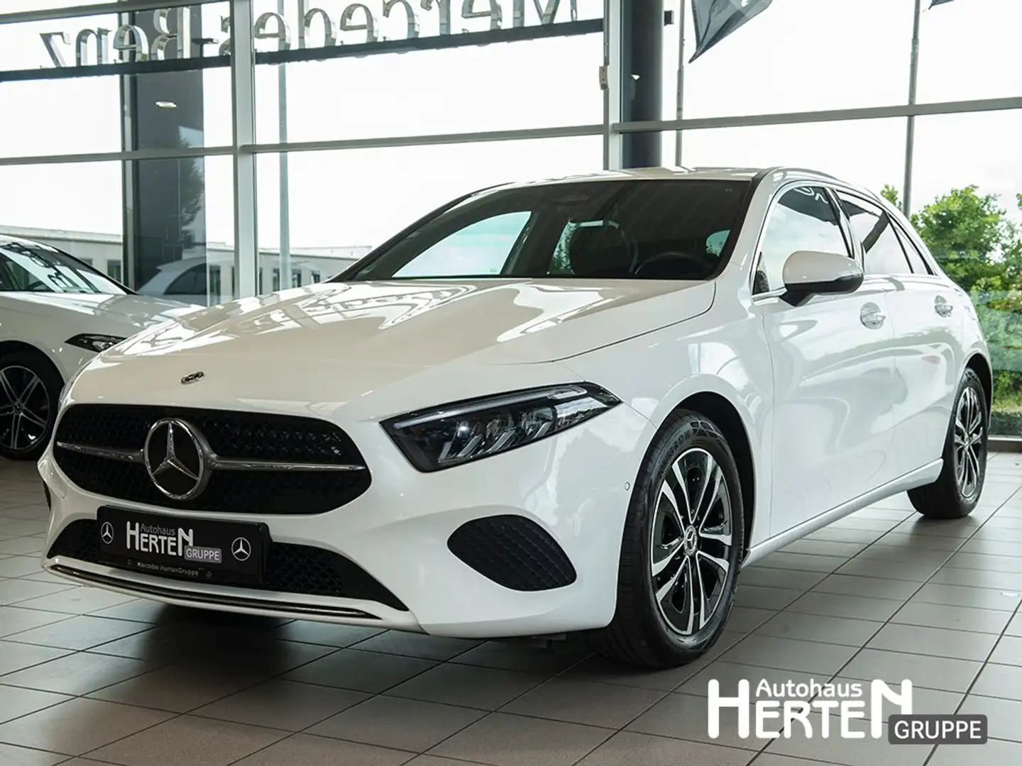Mercedes-Benz A 200 d PROGRESSIVE+R-KAMERA+LED+MBUX-NAVI+DAB+ Weiß - 1
