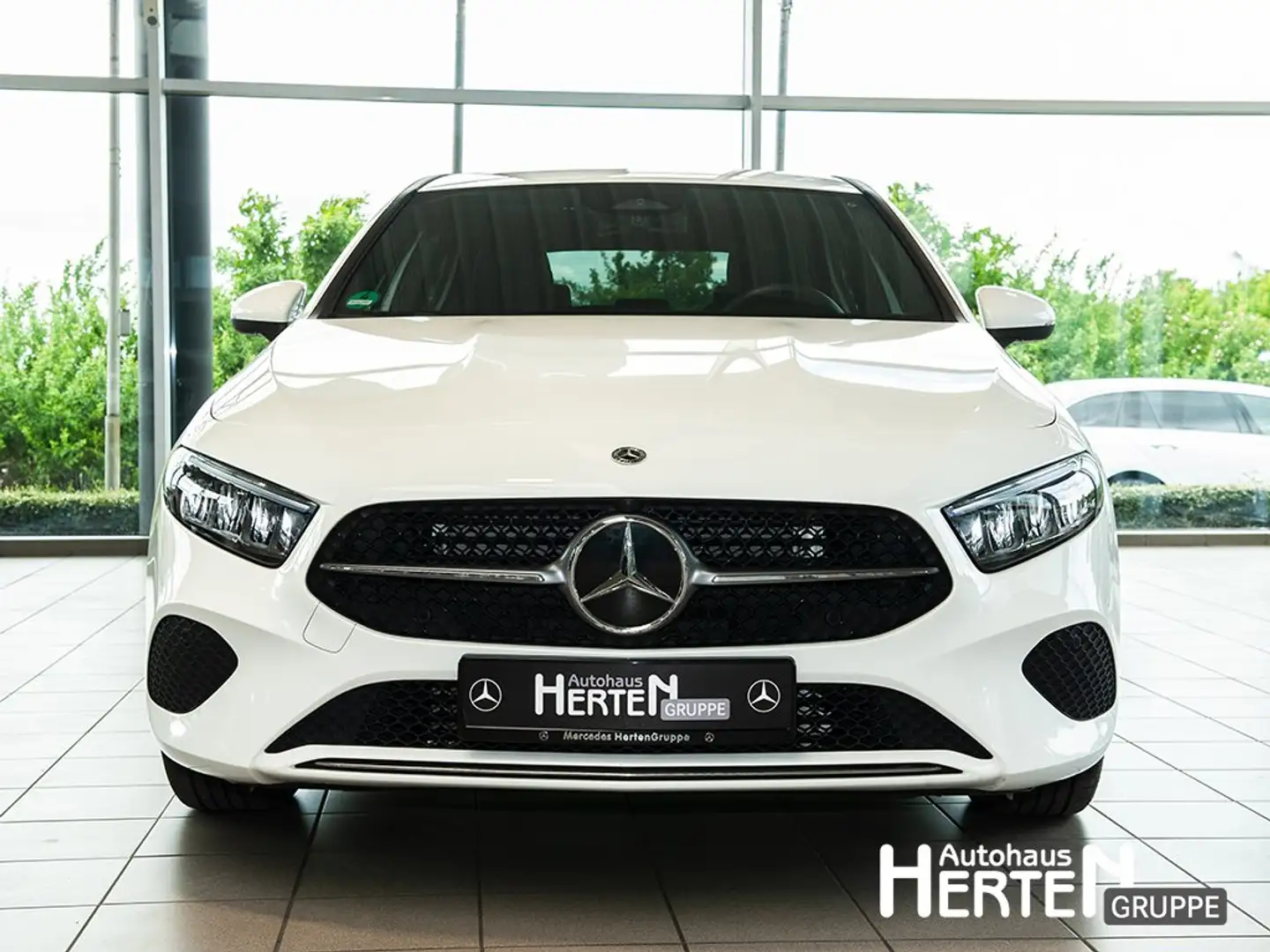 Mercedes-Benz A 200 d PROGRESSIVE+R-KAMERA+LED+MBUX-NAVI+DAB+ Weiß - 2