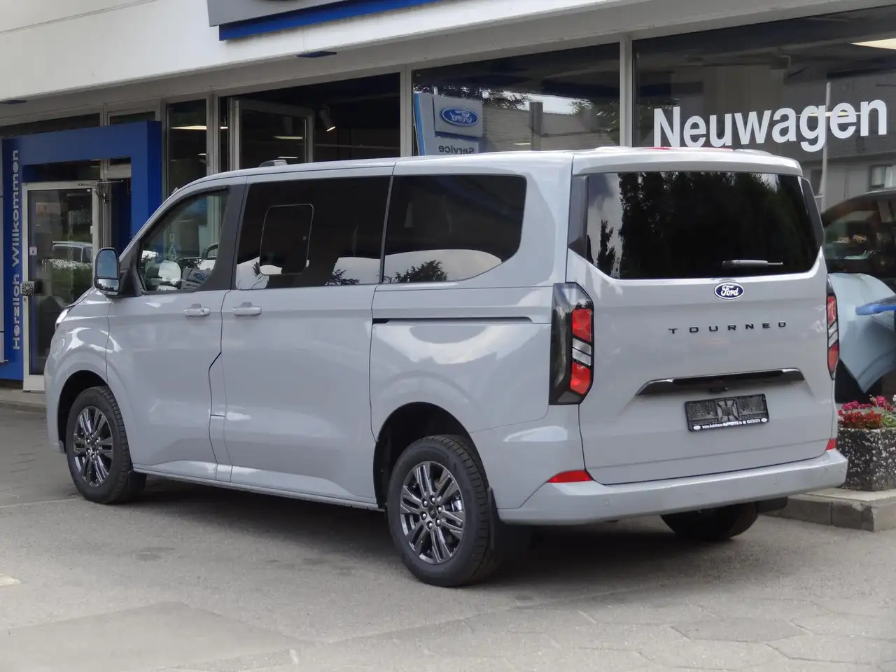 Ford Tourneo Custom 2026 — фото 8