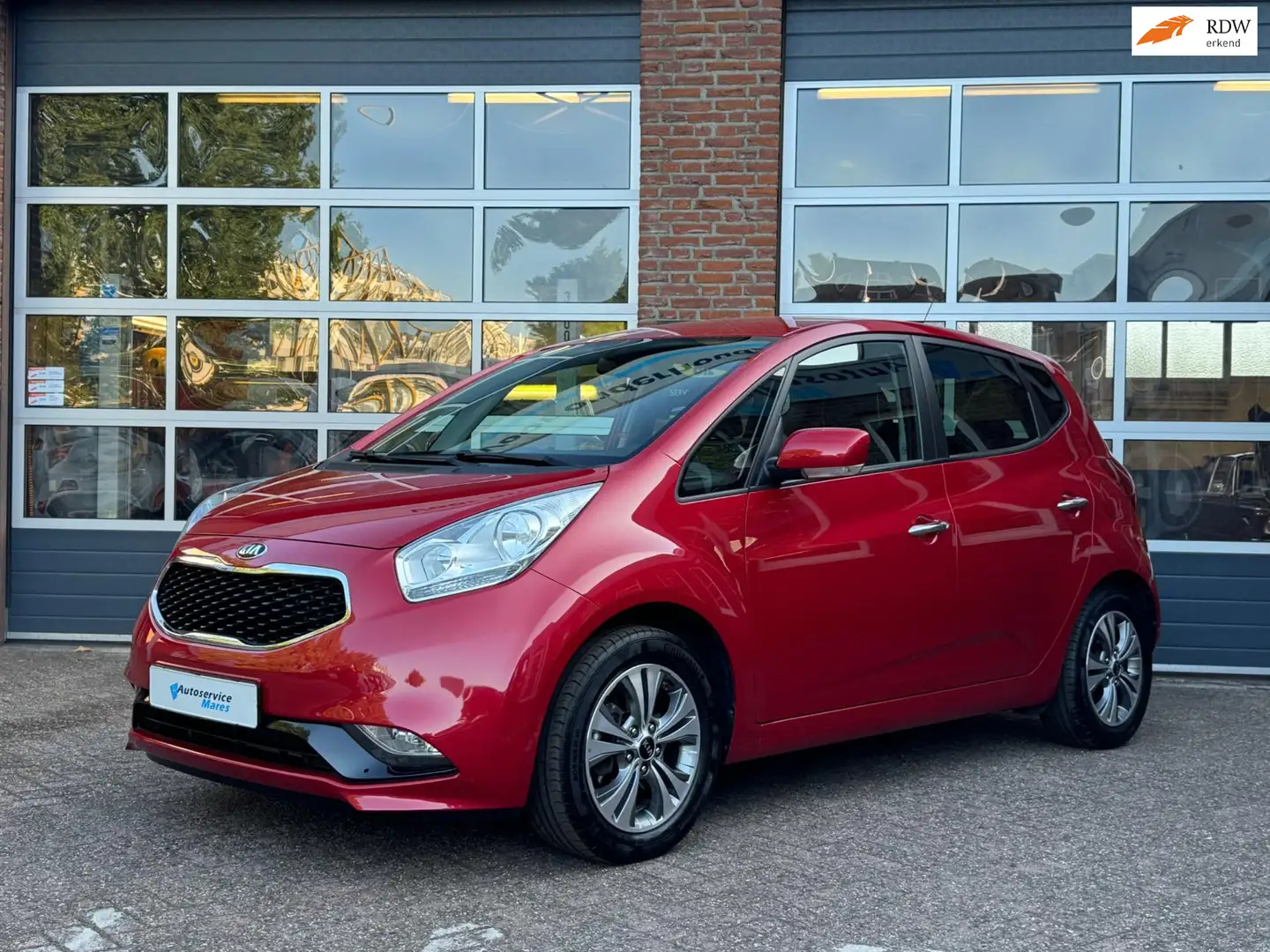 Kia Venga 1.6 Dynamic automaat, navi, camera, Stoel/stuurver Rosso - 1
