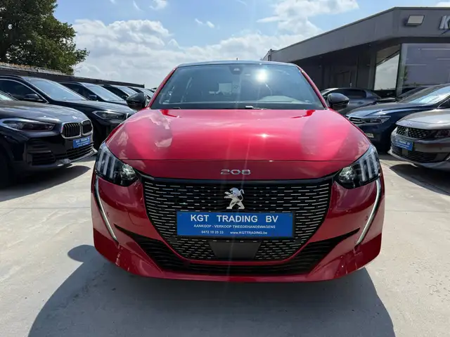 Peugeot 208 view 2