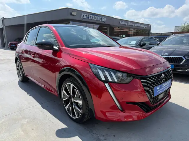 Peugeot 208 view 3