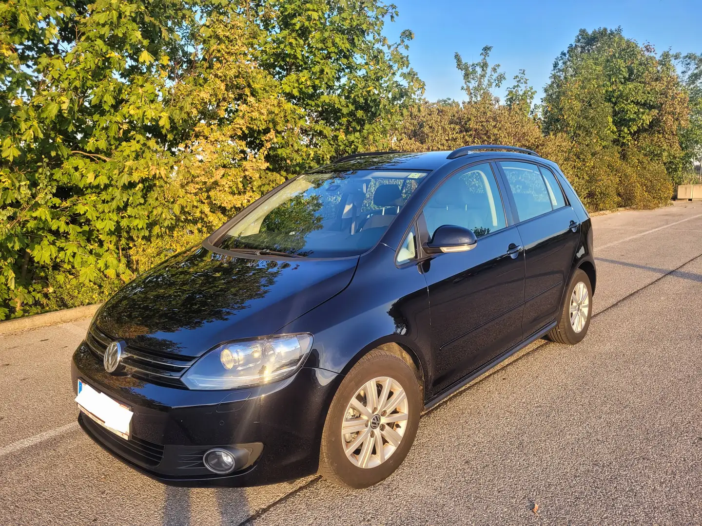 Volkswagen Golf Plus 1,6 TDi Schwarz - 1