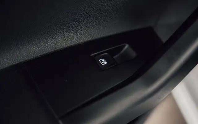 Volkswagen Polo view 9