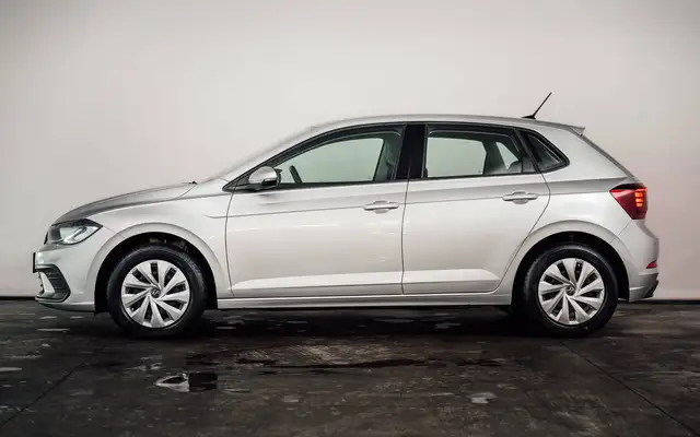 Volkswagen Polo view 3