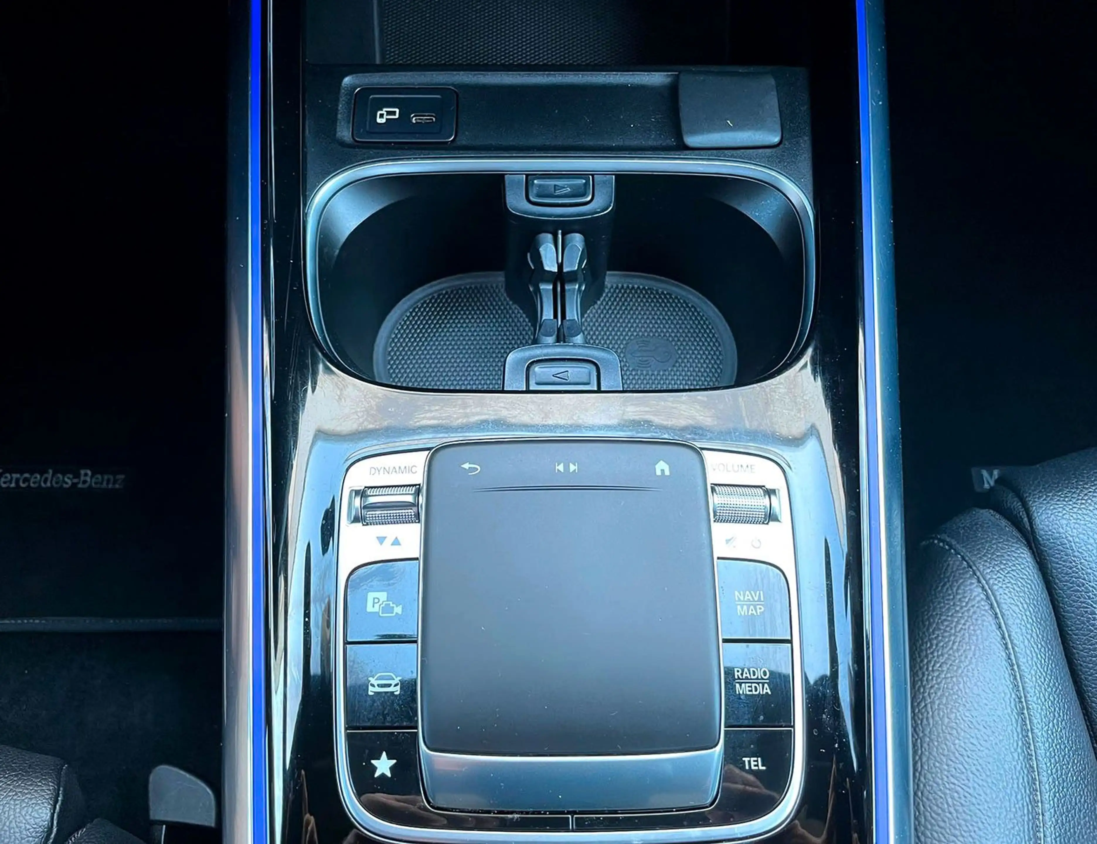 Mercedes-Benz B 200 | SCHECKHEFT | CARPLAY | LED | LEDER | 8X — photo 11