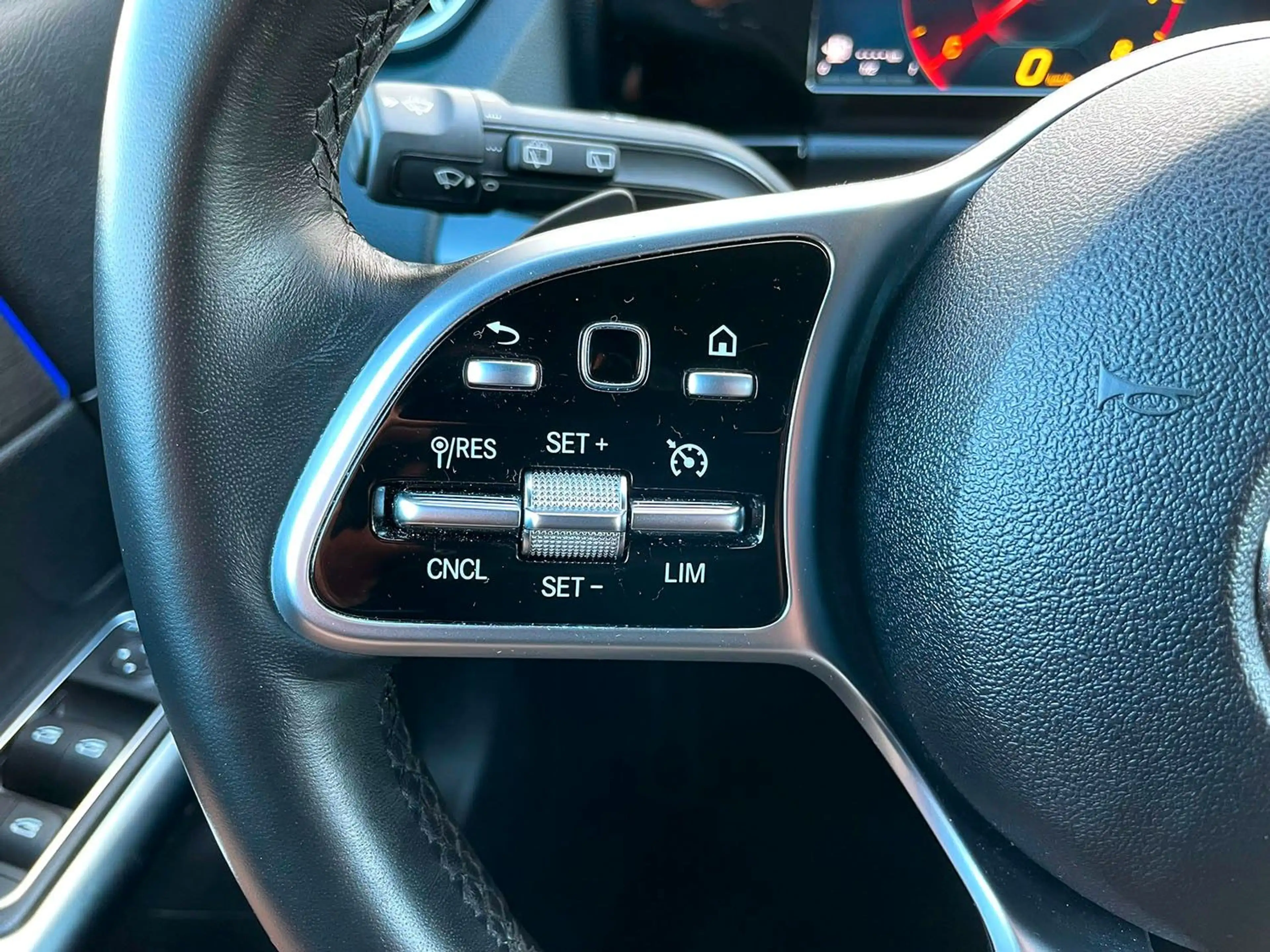 Mercedes-Benz B 200 | SCHECKHEFT | CARPLAY | LED | LEDER | 8X — photo 9