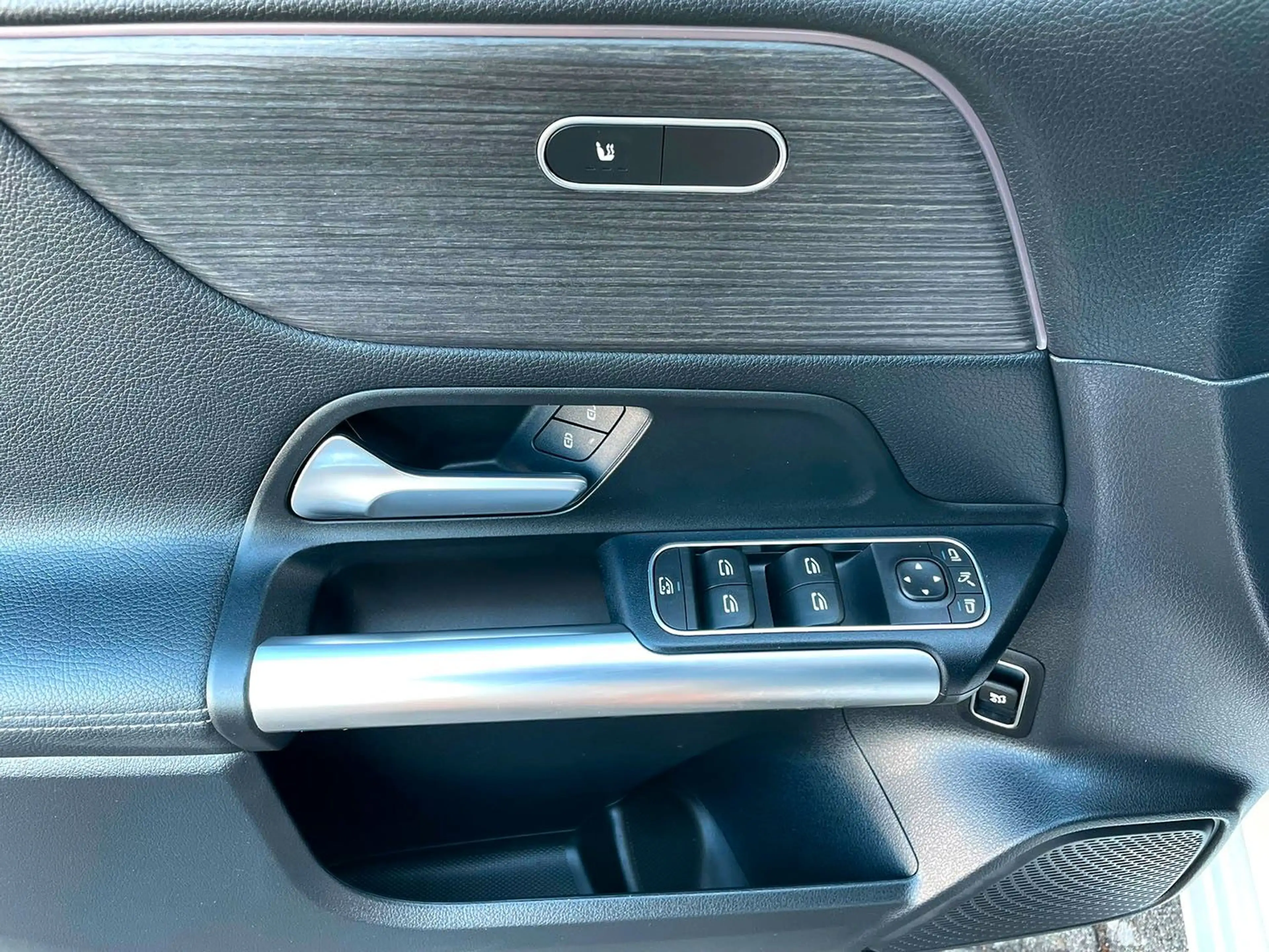Mercedes-Benz B 200 | SCHECKHEFT | CARPLAY | LED | LEDER | 8X — photo 13