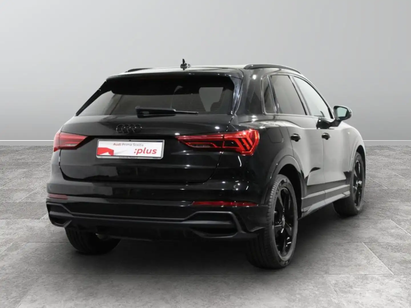 Audi Q3 35 2.0 tdi S Line Edition s-tronic Zwart - 2