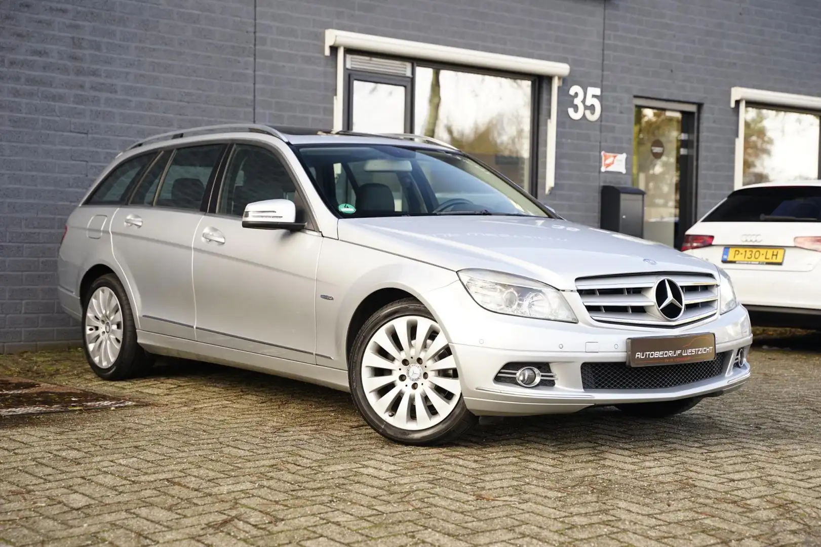Mercedes-Benz C 180 Estate CGI Avantgarde, Automaat Grijs - 2