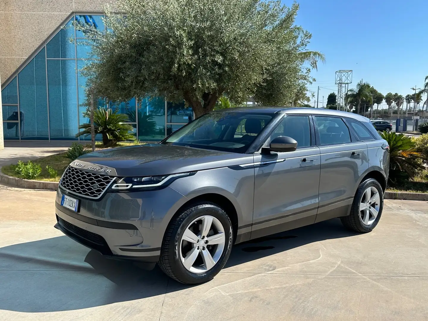 Land Rover Range Rover Velar 2.0d i4 R-Dynamic 180cv auto Gri - 1