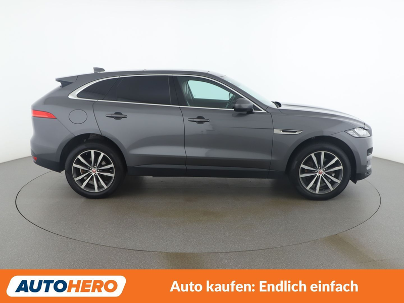 Jaguar F-Pace 30d Portfolio AWD — photo 7