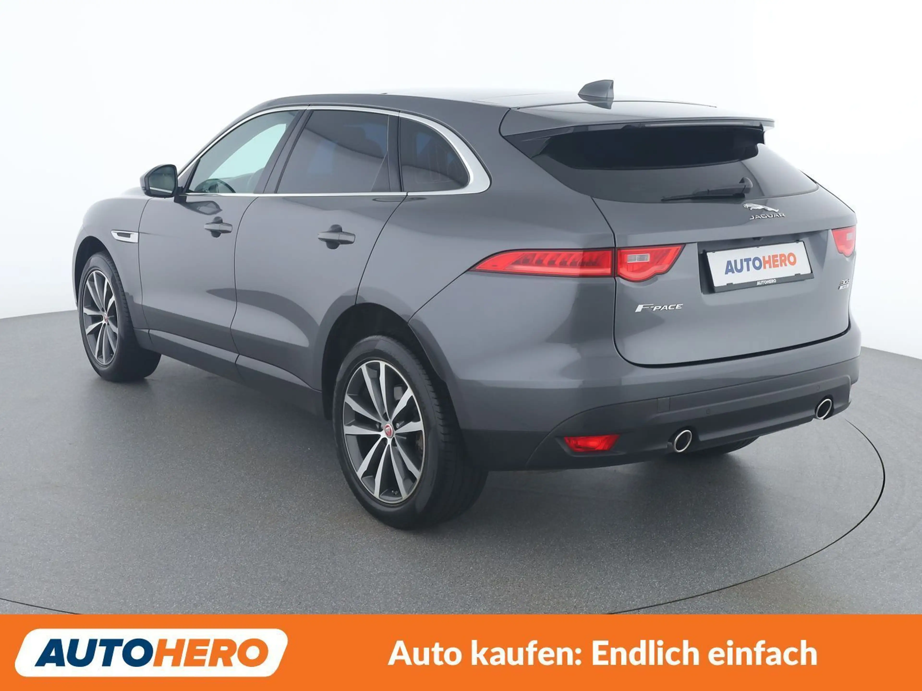 Jaguar F-Pace 30d Portfolio AWD — photo 4