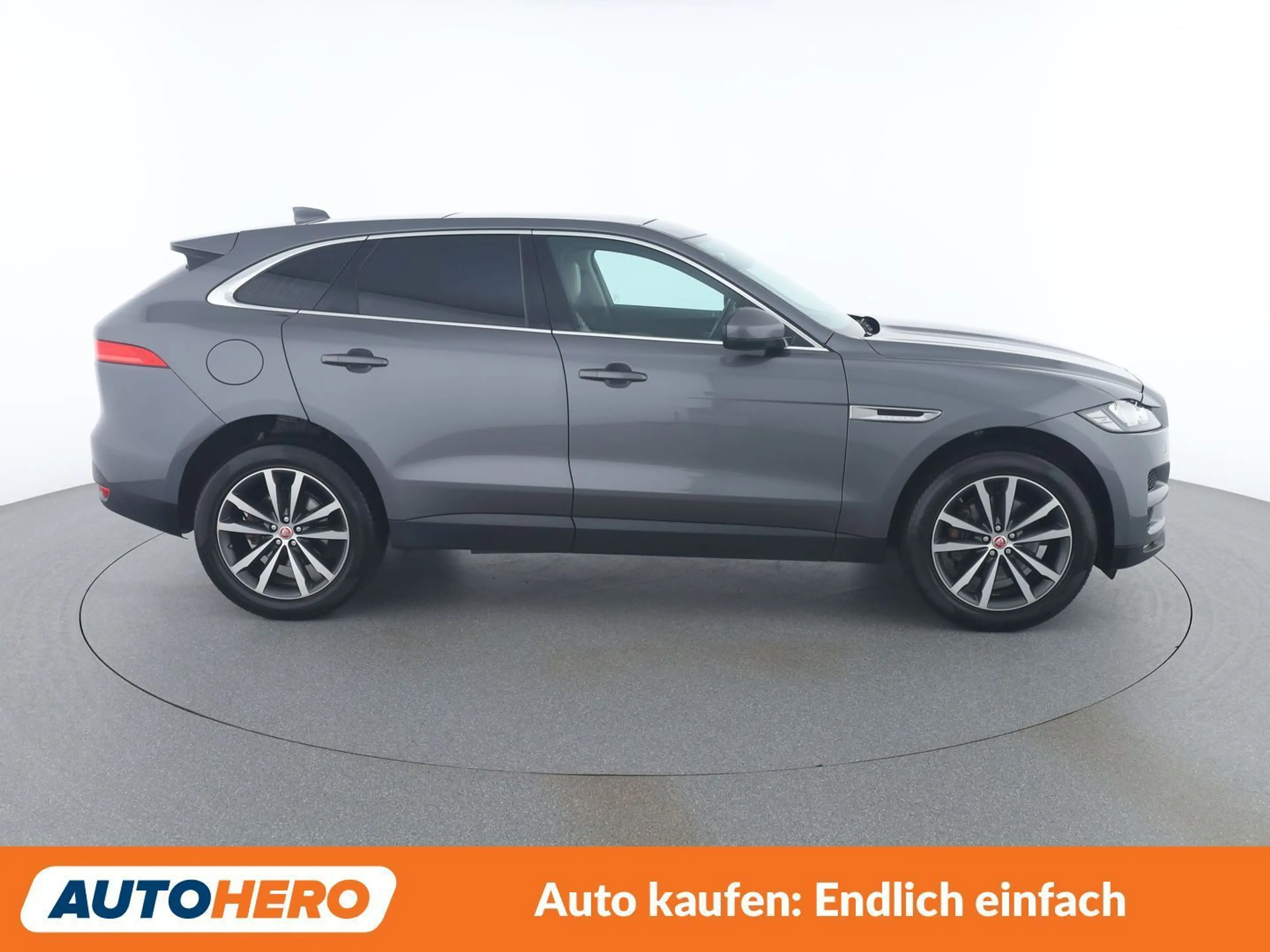 Jaguar F-Pace 30d Portfolio AWD — photo 7