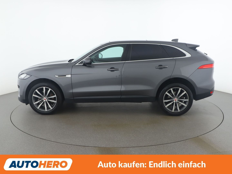 Jaguar F-Pace 30d Portfolio AWD — photo 3