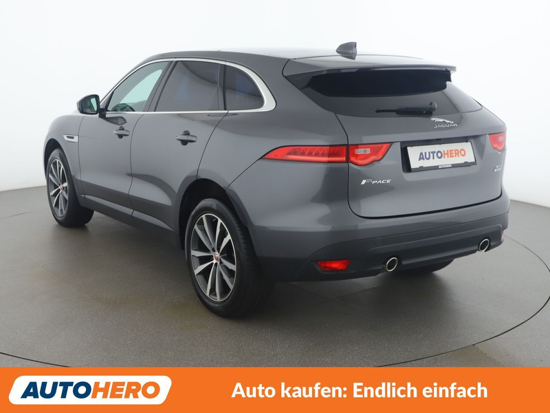 Jaguar F-Pace 30d Portfolio AWD — photo 4