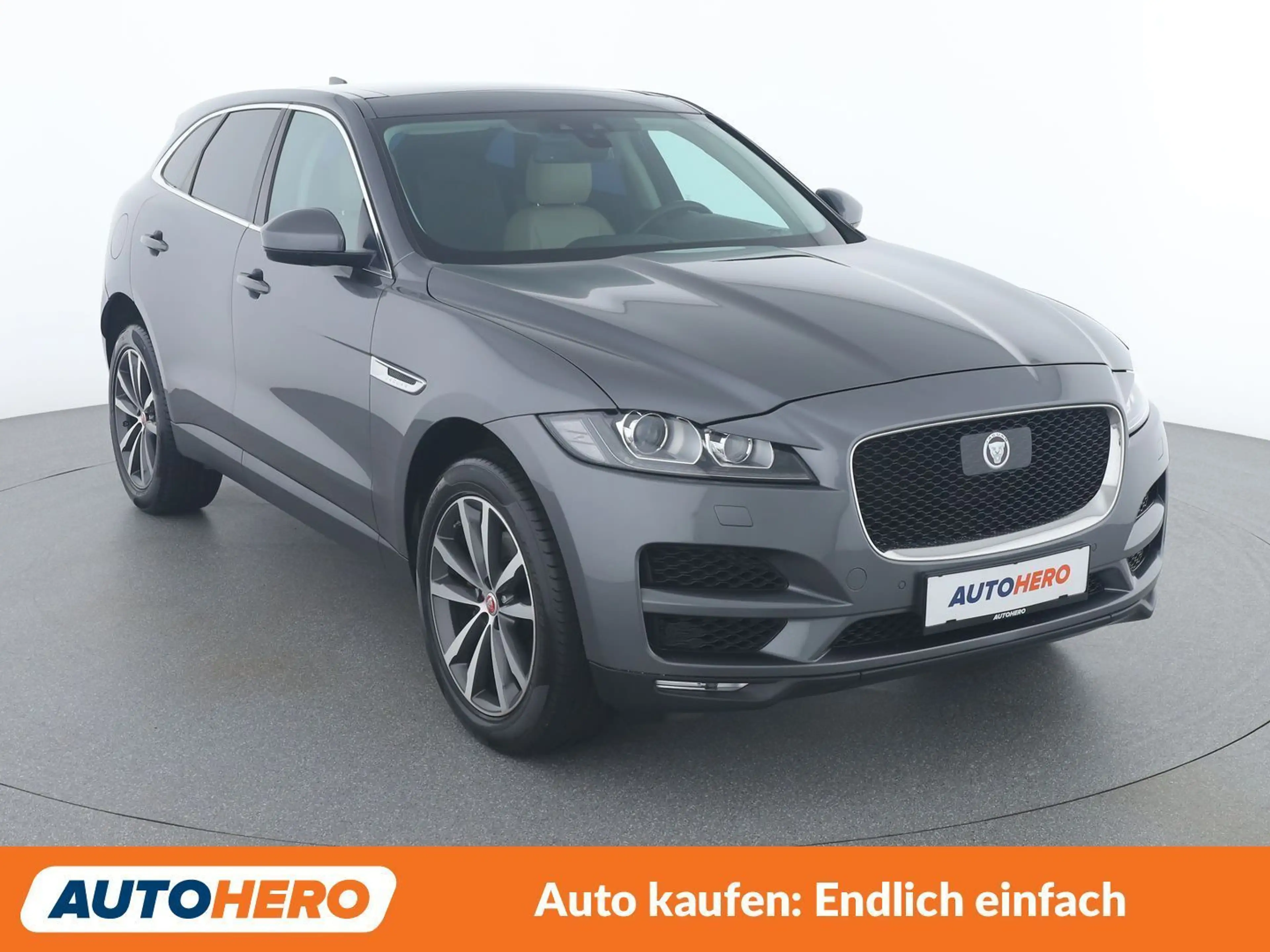 Jaguar F-Pace 30d Portfolio AWD — photo 8