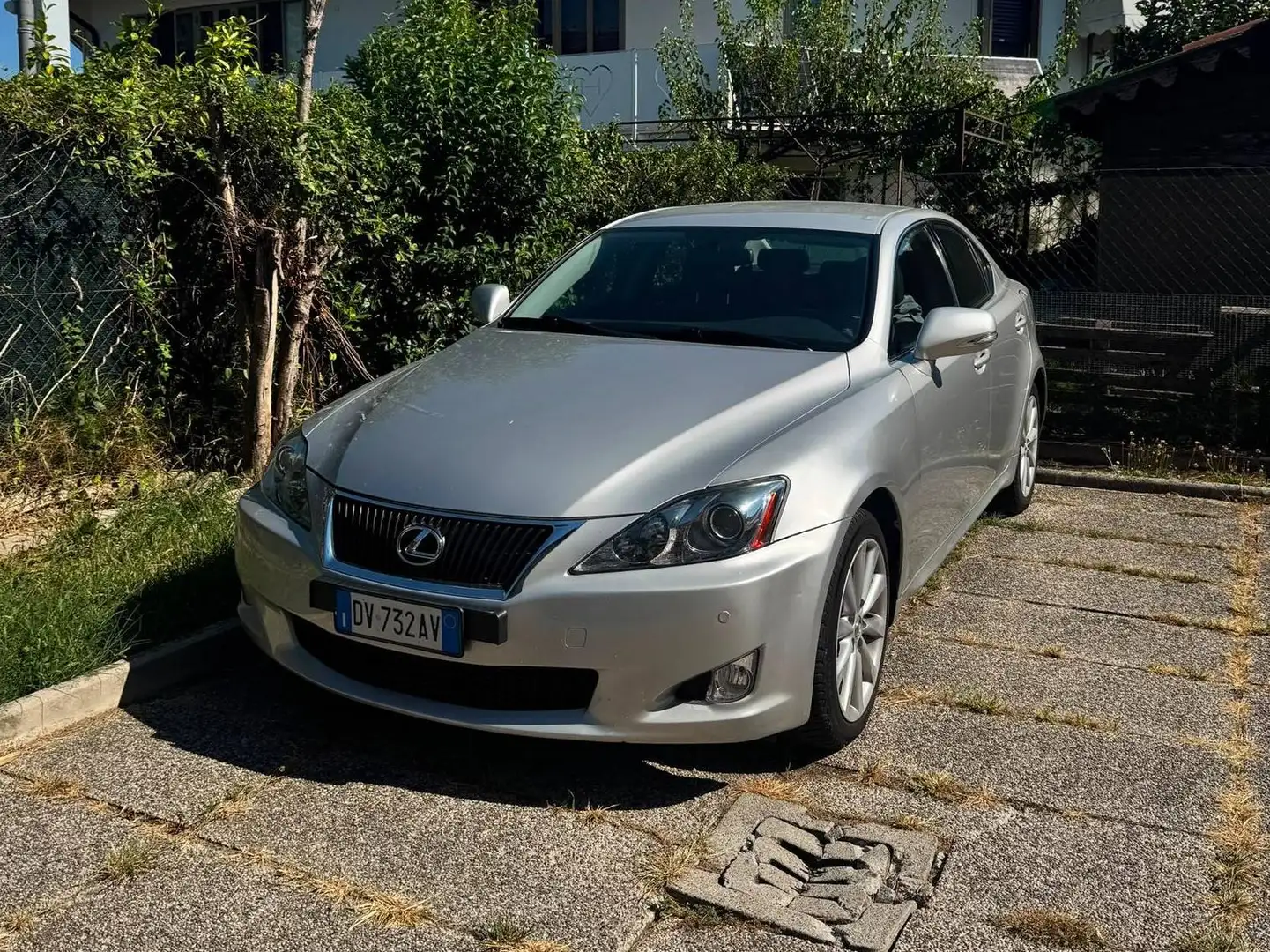 Lexus IS 220d IS II 2005 Berlina 2.2 Luxury Silber - 1