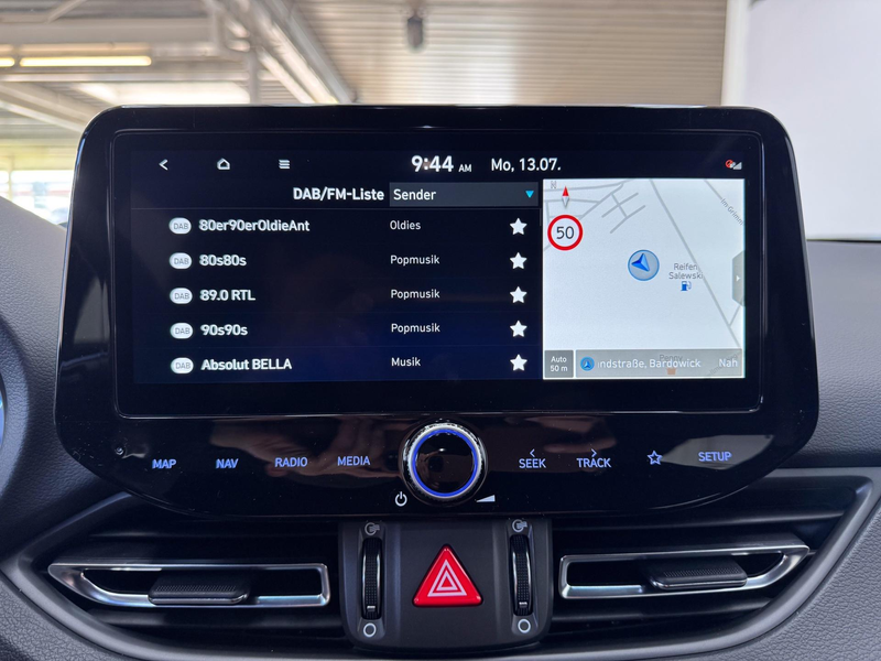 Hyundai i30 Kombi PREMIUM N-LINE DCT SHZ SMART KEY NAVI 1.6... — photo 11