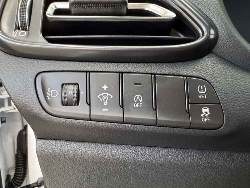 Hyundai i30 Kombi PREMIUM N-LINE DCT SHZ SMART KEY NAVI 1.6... — photo 8