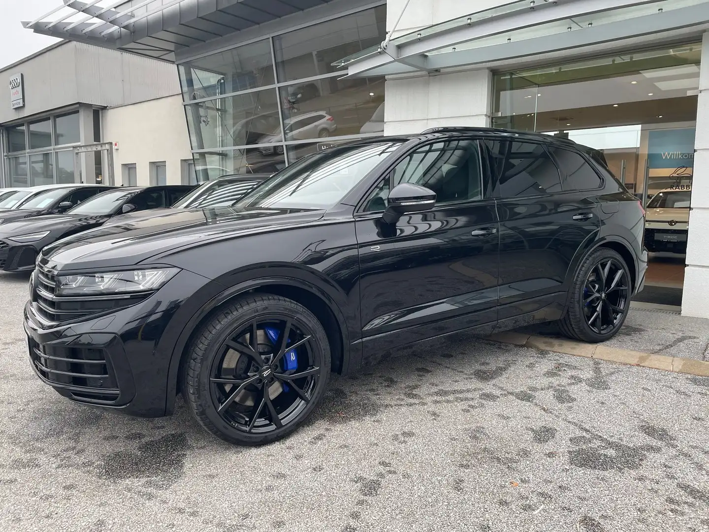 Volkswagen Touareg R eHybrid TSI 4MOTION Schwarz - 2