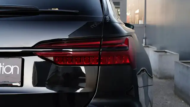 Audi RS6 view 13