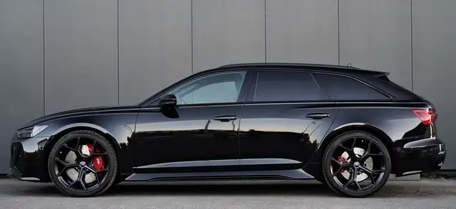 Audi RS6 view 8