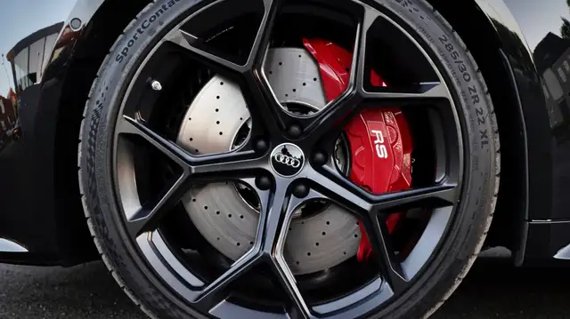 Audi RS6 view 11